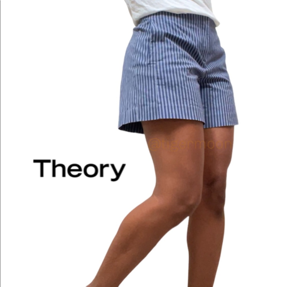 🐠Theory navy blue and white striped shorts
